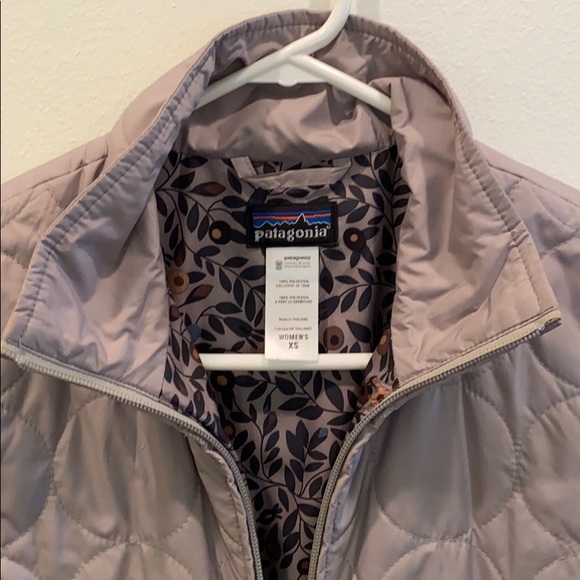Patagonia Quilted Lightweight Jacket - Picture 2 of 4